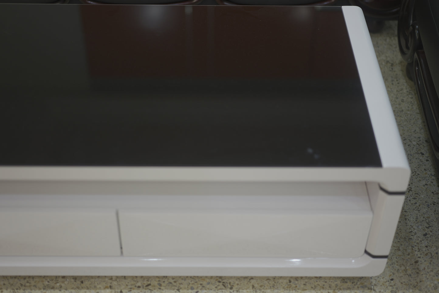 Milky coffee table with two drawers