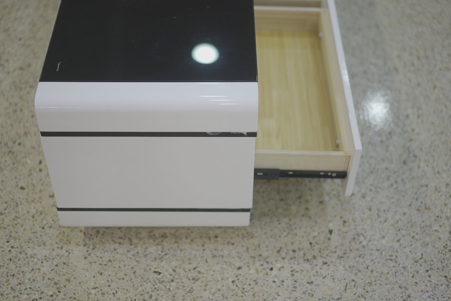 Milky coffee table with two drawers