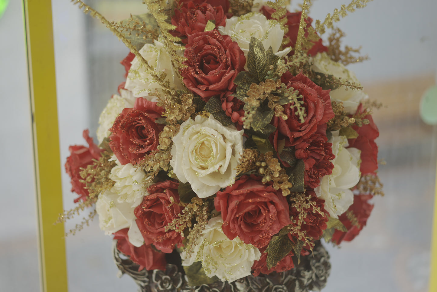 Golden Flowers Ivory Style Set