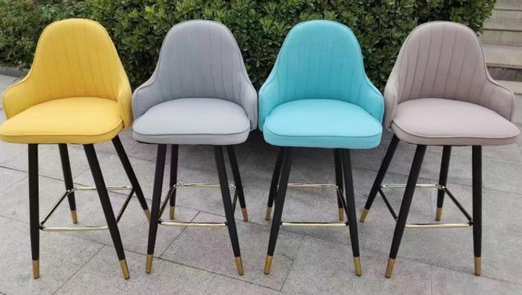 Chairs/Stools